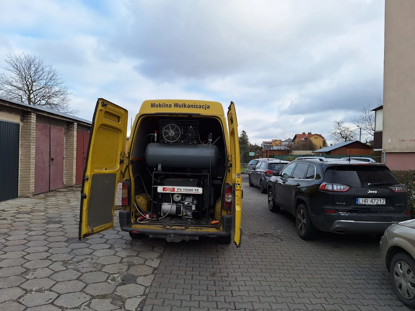 Bus serwisowy KB Mobile Garage - mobilna wulkanizacja z pełnym wyposażeniem